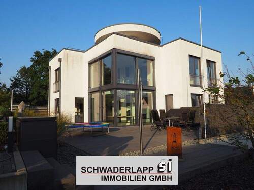 Rückansicht - Luxuriöses Anwesen für gehobene Ansprüche