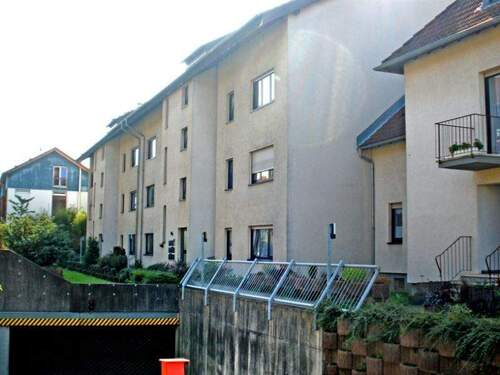 Ansicht Wohnhäuser mit Hauseingängen - Schöne 2-Zimmer-Wohnung mit tollem Schnitt in der Heimstättensiedlung