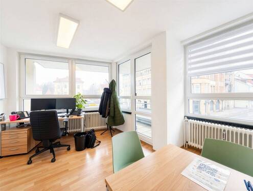 Zimmer 2 mit Balkon (Büro 2) - 