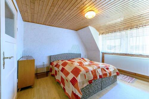 Haus Sulzbach Schlafzimer DG - 