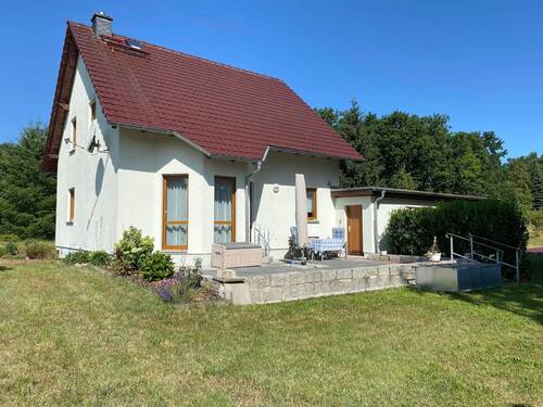 Ansicht Haus mit Terrasse - 4 Zimmer Einfamilienhaus in Quitzdorf am See