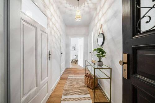 Eingang - Flur - 2 Zimmer Etagenwohnung zum Kaufen in Leipzig