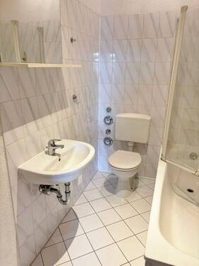 Badezimmer.jpg - Etagenwohnung mit 84,50 m² in Radolfzell am Bodensee zum Kaufen