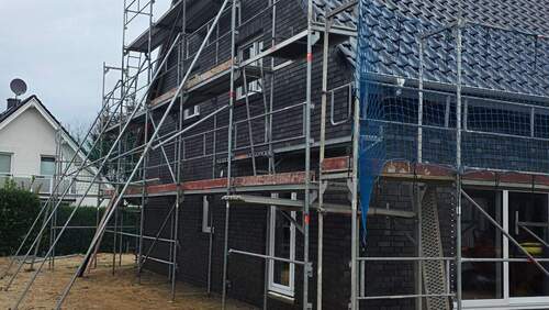 Das Gerüst fällt bald - 