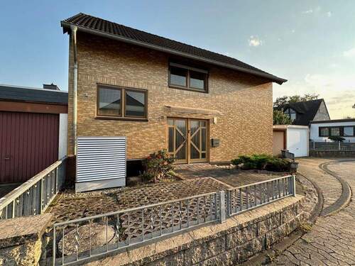 Hausansicht - Neuwied Heddesdorf - Geräumiges Einfamilienhaus sucht neue Mieter!