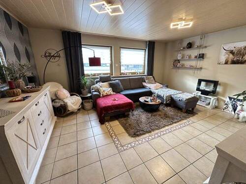 Wohnzimmer - 4 Zimmer Einfamilienhaus in Neuwied