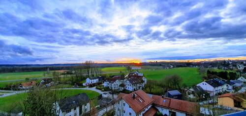 Ausblick.jpg - Bezugsfrei! Große 5-Zimmer-Eigentumswohnung in neuem 3 Parteienhaus - Luft-Wärme-Hzg. mit BergblickWeitblick bei München in Mühldorf am Inn