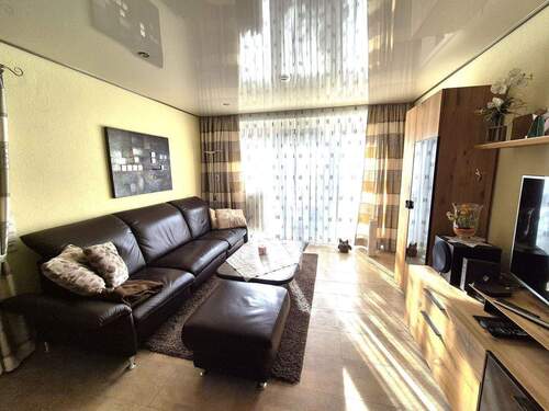 Wohnzimmer.jpg - 4 Zimmer Etagenwohnung zum Kaufen in Lohfelden