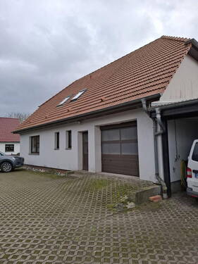 Seitenansicht Bürogebäude - 