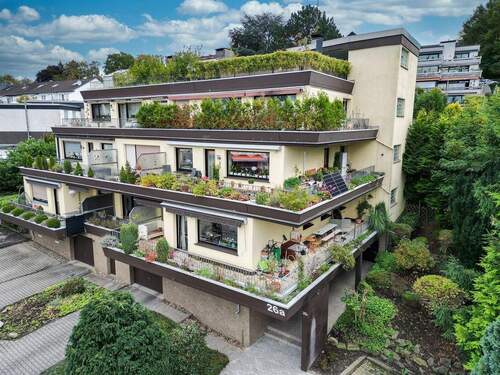 Front Ansicht - Stilvolle 2,5 Zimmer Wohnung mit Dachterrasse in der Bittermark!