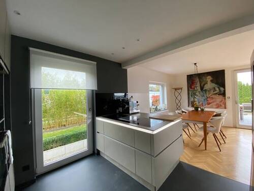 Küche 2 mit Blick auf das Esszimmer - 