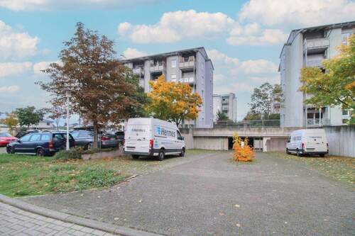 Zufahrt TG - Stellplatz - 