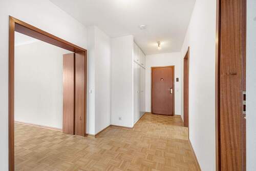 Diele - 3 Zimmer Etagenwohnung zum Kaufen in Hamburg