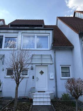 Außen - Sehr gepflegtes Reihenhaus mit Garage in stadtnaher Lage