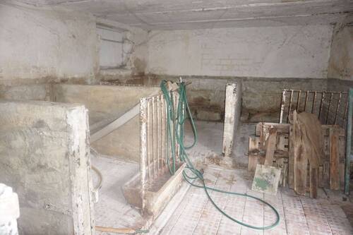 mehrere ehemaliege Schweineställe.JPG - 