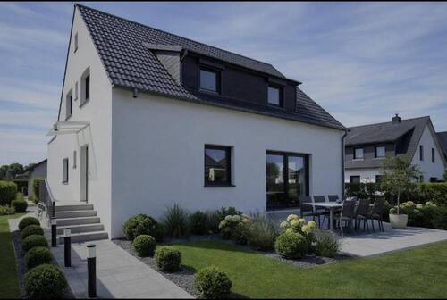 Garten KI - 8 Zimmer Einfamilienhaus zum Kaufen in Gerlingen