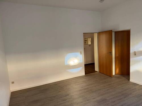 Wohnzimmer - 2 Zimmer Etagenwohnung in Dessau-Roßlau