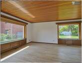 Wohn-/ bzw. Schlafzimmer EG - 