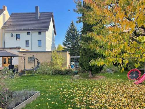 Blick vom Garten - Mehrfamilienhaus, Wohnhaus mit 254,00 m&sup2; in Zeitz zum Kaufen