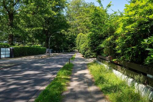 mit gepflegter Nachbarschaft - 