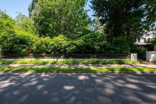 nicht einsehbare Liegenschaft - 