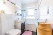 Badezimmer - Etagenwohnung mit 62,00 m&sup2; in Wiesbaden zum Kaufen