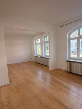 f8e7269d-c04f-41e0-9b61-1e264314dee1.jpg - 