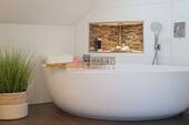 OG Hauptbad - mit Dusche und Wanne - Degen Immobilien - 