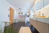 OG - Hauptbad mit Baadewanne und Dusche - 
