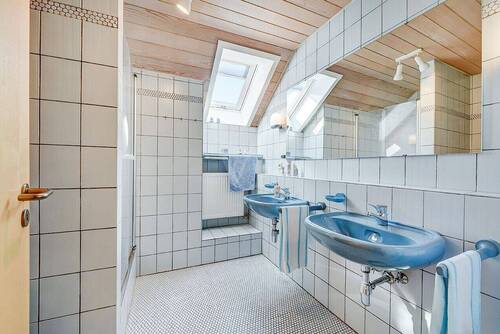 Badezimmer DG Hauptwohnung - 