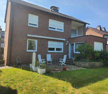 Rückseite mit Anbau - Familienfreundliches Einfamilienhaus in ruhiger Lage
