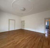 Stilvolle 2 Zimmer-Maisonette-Altbauwohnung im Herzen von Erlangen