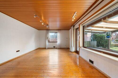 Wohnzimmer - Einfamilienhaus mit 168,00 m&sup2; in Weyhe zum Kaufen