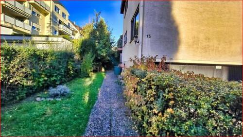 Zugang zum Haus - 1 Zimmer Mehrfamilienhaus, Wohnhaus in Pforzheim