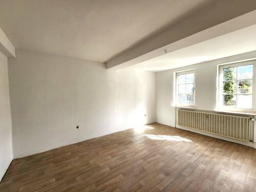 Wohnzimmer.jpg - 7 Zimmer Mehrfamilienhaus, Wohnhaus in Homberg