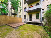 Blick vom Garten - Zentrumsnahe 3-Zimmer-Wohnung mit Park vor der Haustür