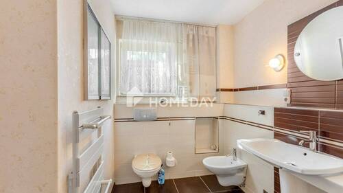 KG Badezimmer 2 - 