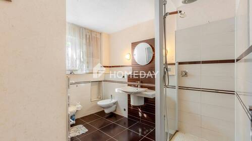 KG Badezimmer 1 - 