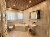 Badezimmer mit Dusche - 
