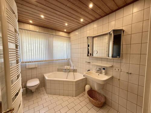 Badezimmer mit Dusche - 