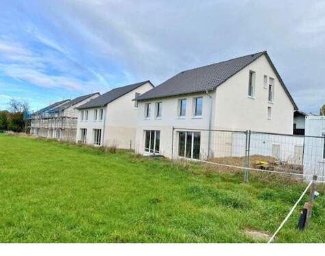 HAUSTYP 134 SD 40 - KS I REIHENENDHAUS - 5 Zimmer Doppelhaushälfte in Illertissen / Au