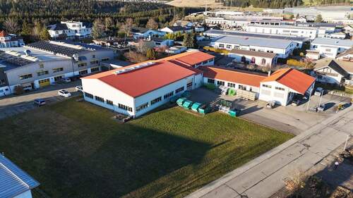 Drohnenbild - PROVISIONSFREI - Viel Platz für Ihr Business: Produktion, Lager & Büro clever vereint
