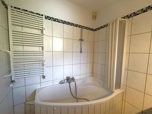 Badewanne - 2 Zimmer Etagenwohnung zum Kaufen in Hamburg