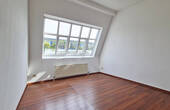 Raum 1 - 4-Zimmer-Dachgeschosswohnung im klassischen Altbau