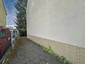 Einfahrt - 6 Zimmer Mehrfamilienhaus, Wohnhaus in Mühlheim