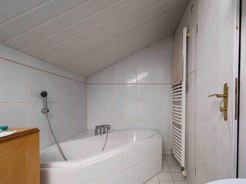 DG Bad mit Wanne Dusche - 