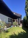 Hausansicht Eingang und Garageneingang - 