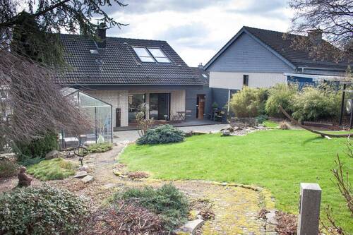 Gartenbereich - 6 Zimmer Einfamilienhaus in Engelskirchen-Loope