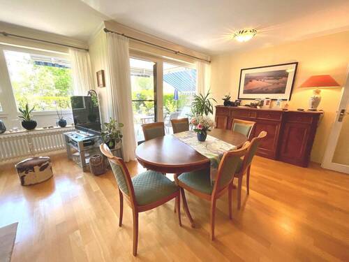 Großzügiges Wohn- und Esszimmer - 
