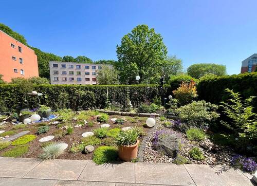 Blick in den zauberhaften Garten - Etagenwohnung mit 104,00 m&sup2; in Laatzen zum Kaufen